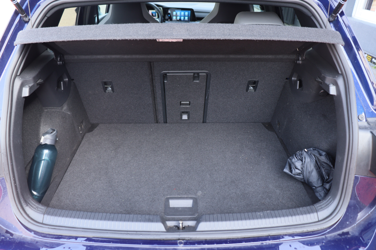 Volkswagen Golf — 19