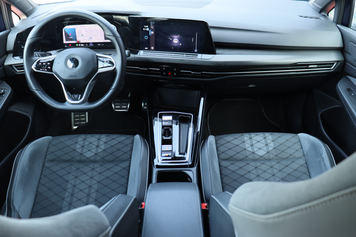 Volkswagen Golf — 11