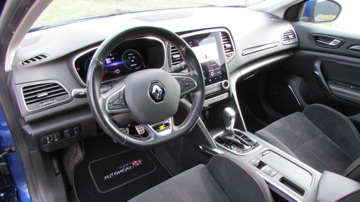 Renault Megane — 12