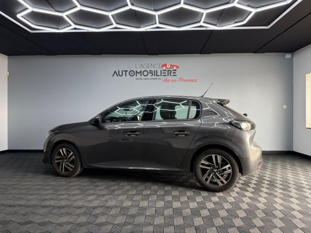Peugeot 208 — 7