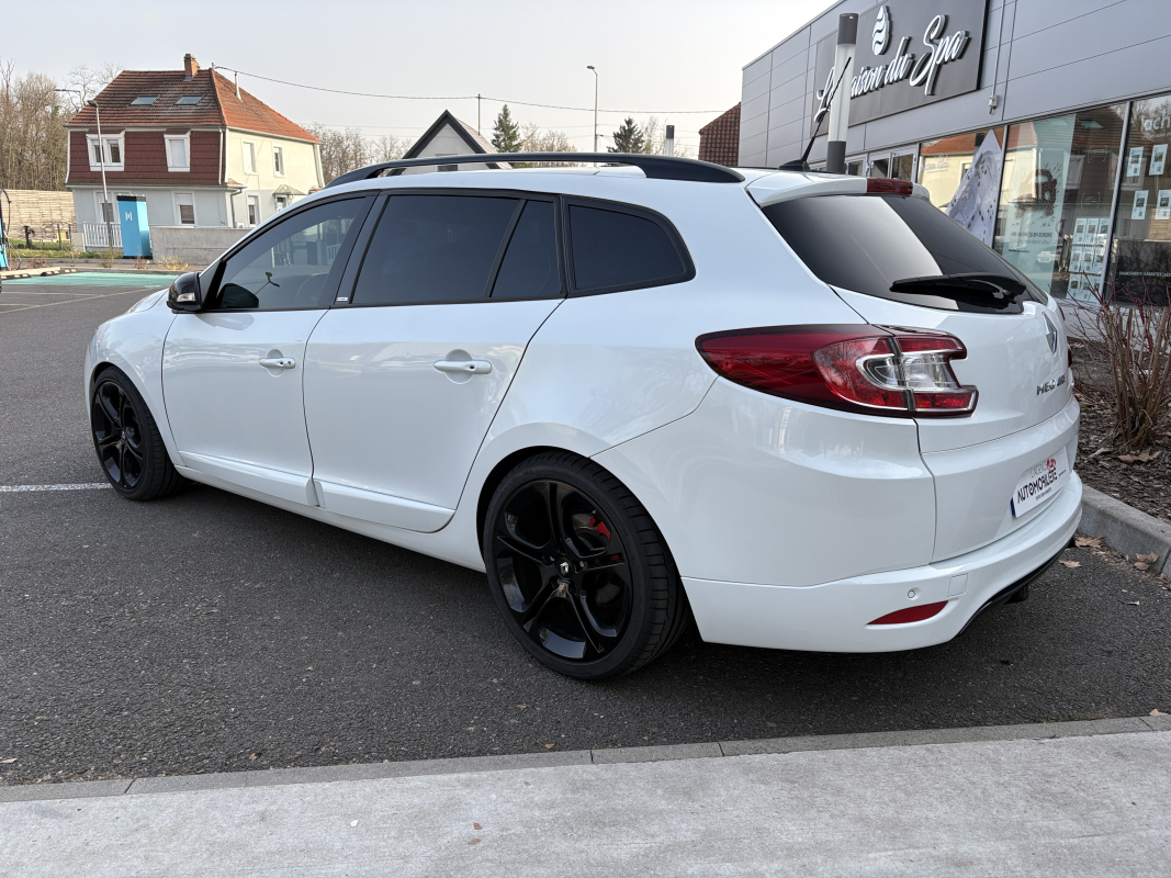 Renault Megane Estate — 3