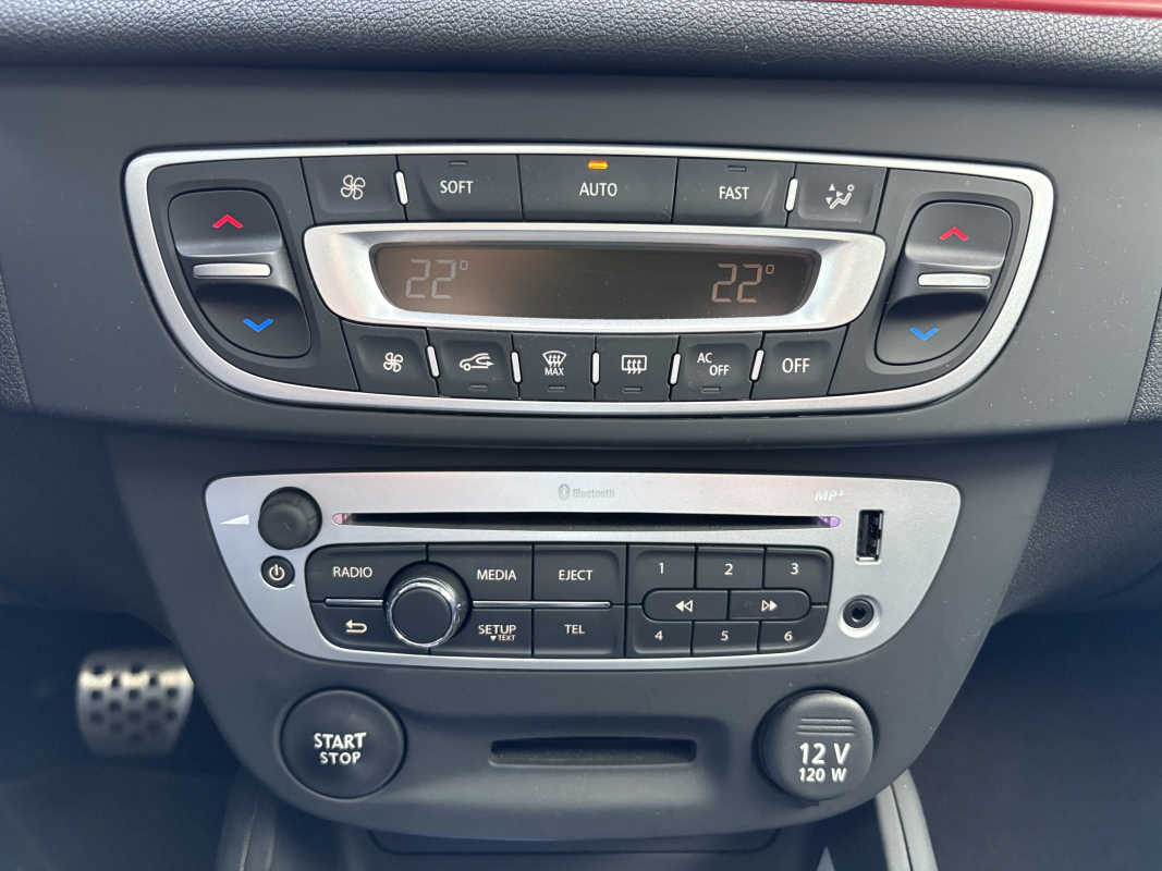 Renault Megane Estate — 17