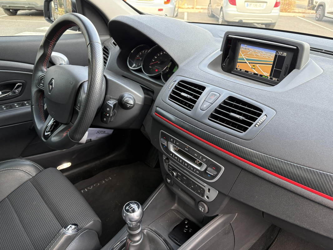 Renault Megane Estate — 13