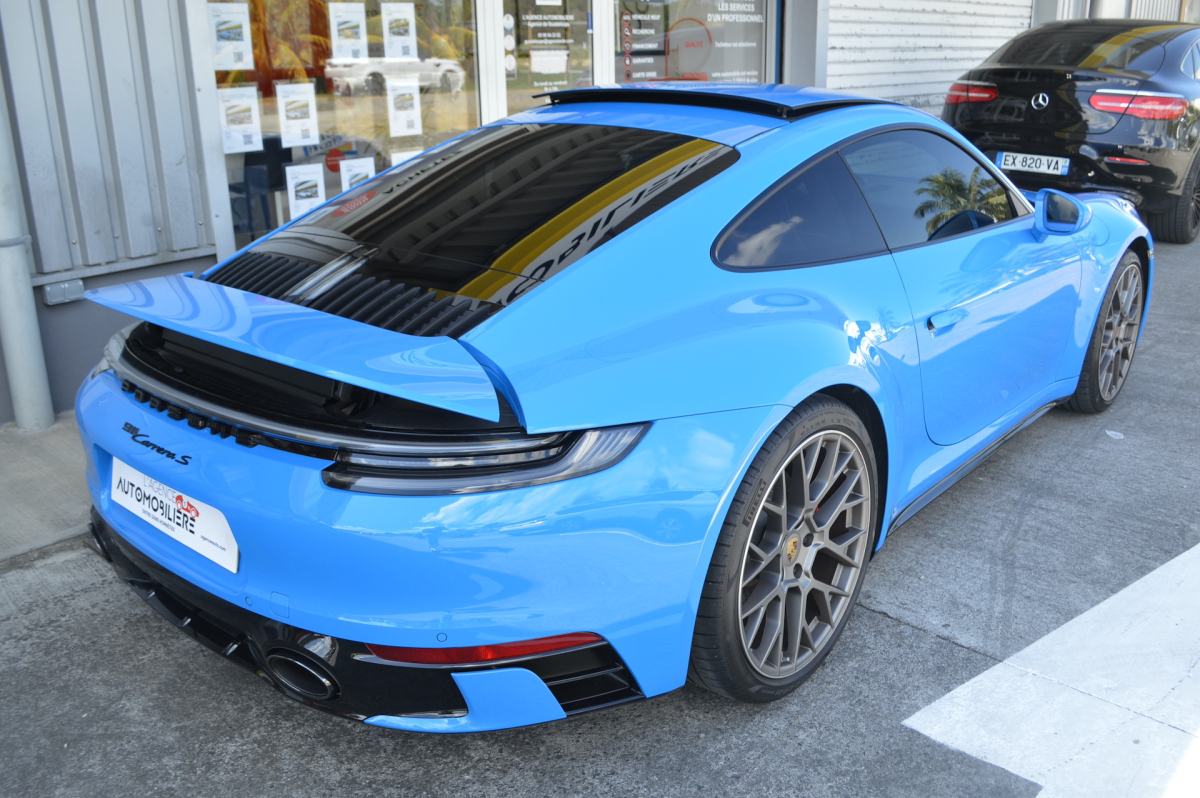 Porsche 911 — 9
