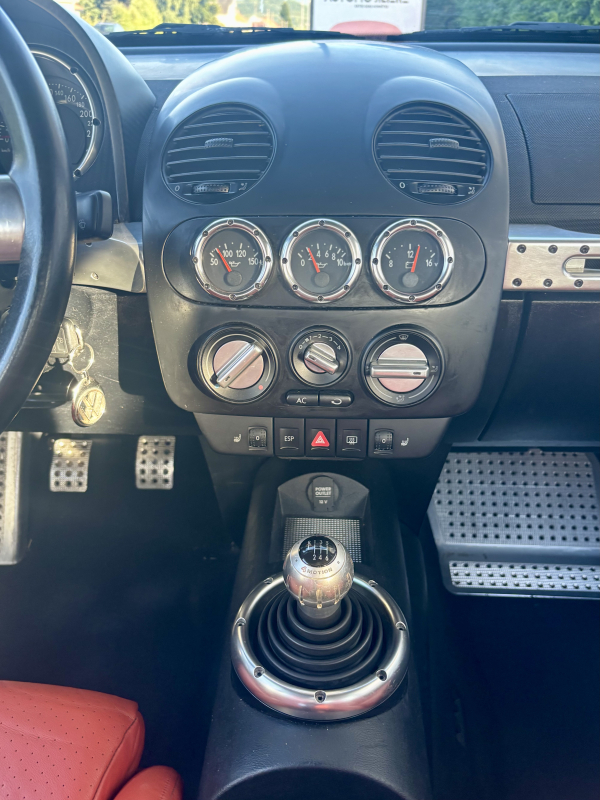 Volkswagen New beetle — 24