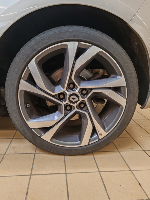 Renault Megane — 26