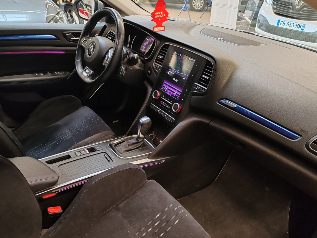 Renault Megane — 12