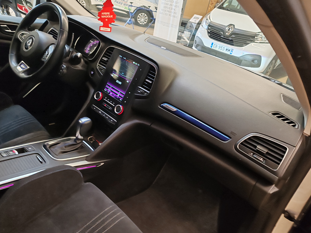 Renault Megane — 11