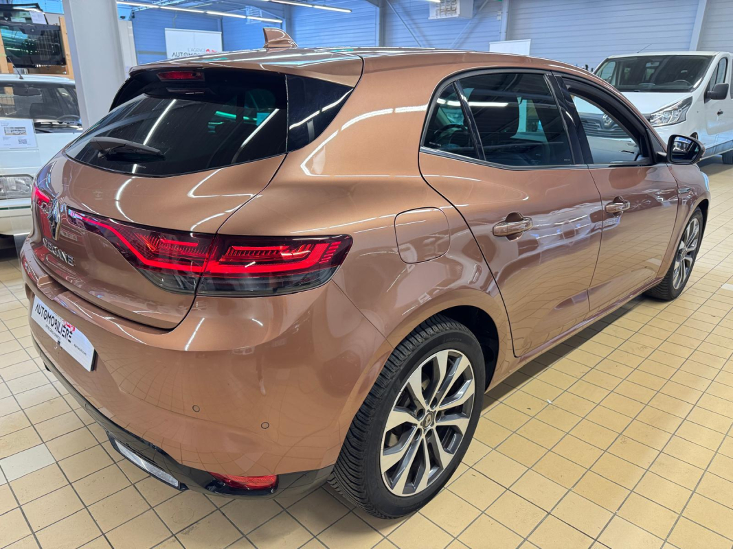 Renault Megane — 7