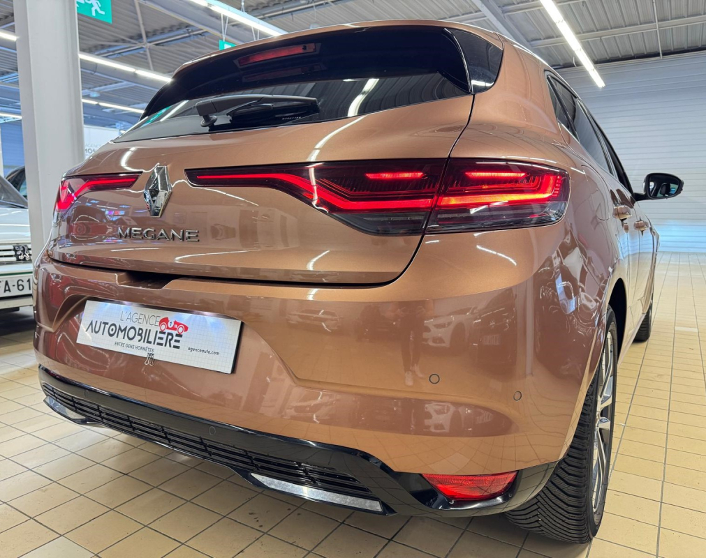 Renault Megane — 8