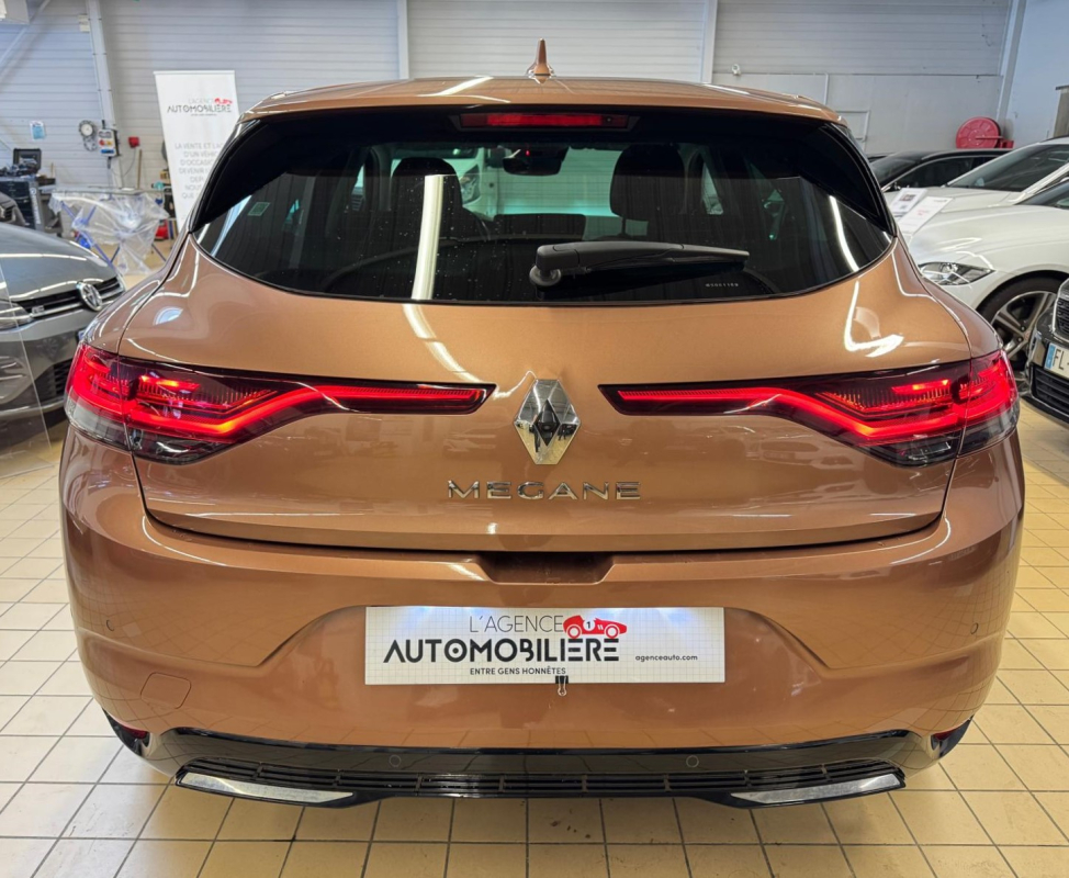 Renault Megane — 9