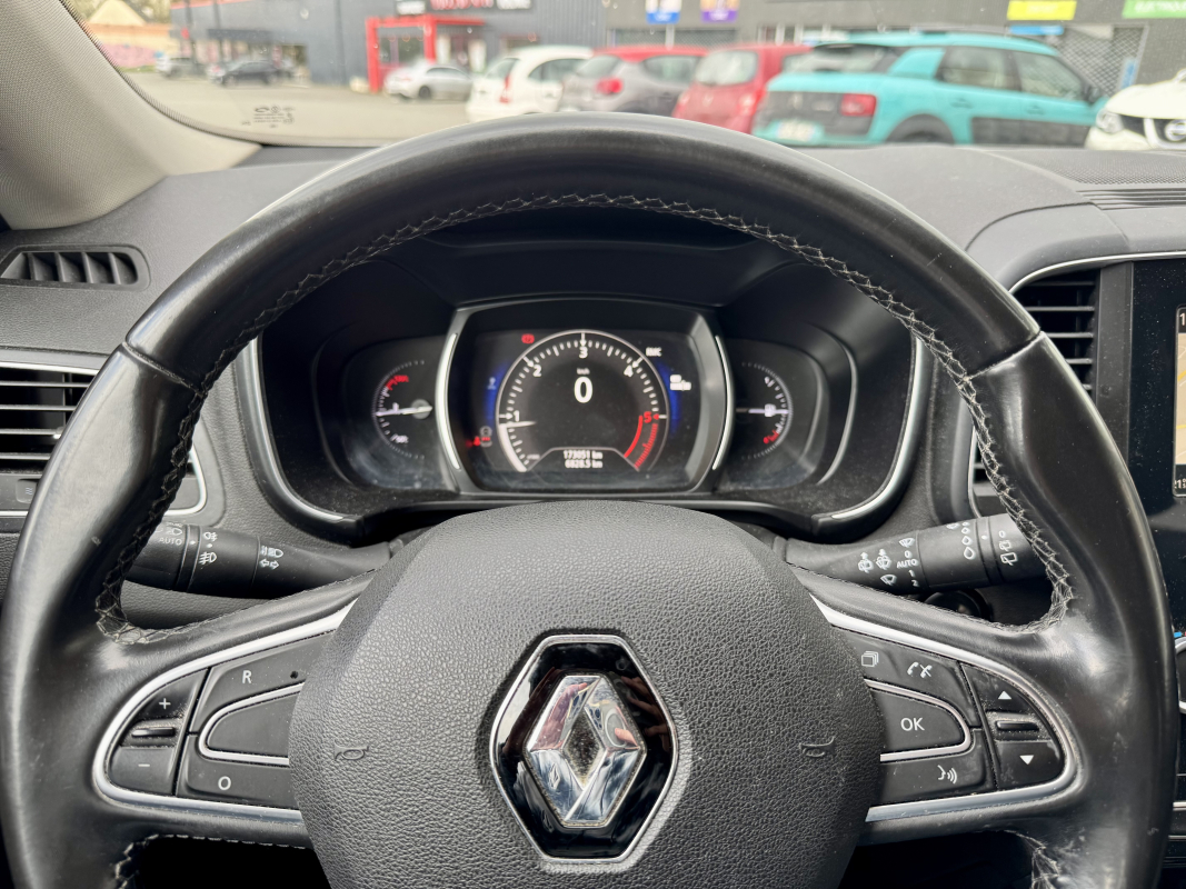 Renault Koleos — 12