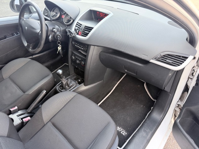 Peugeot 207 — 8