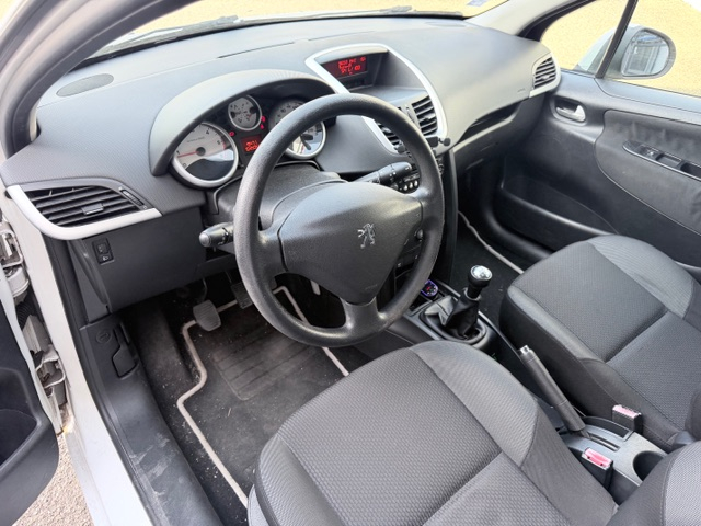 Peugeot 207 — 5