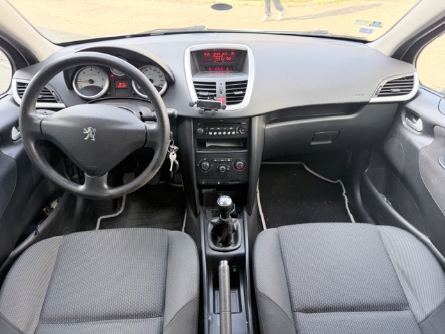 Peugeot 207 — 3