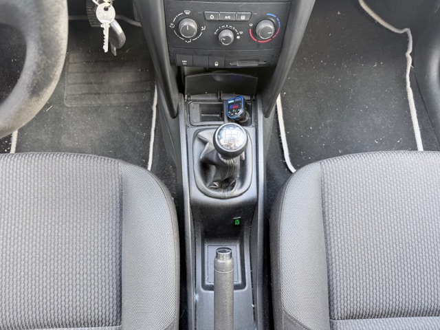 Peugeot 207 — 13