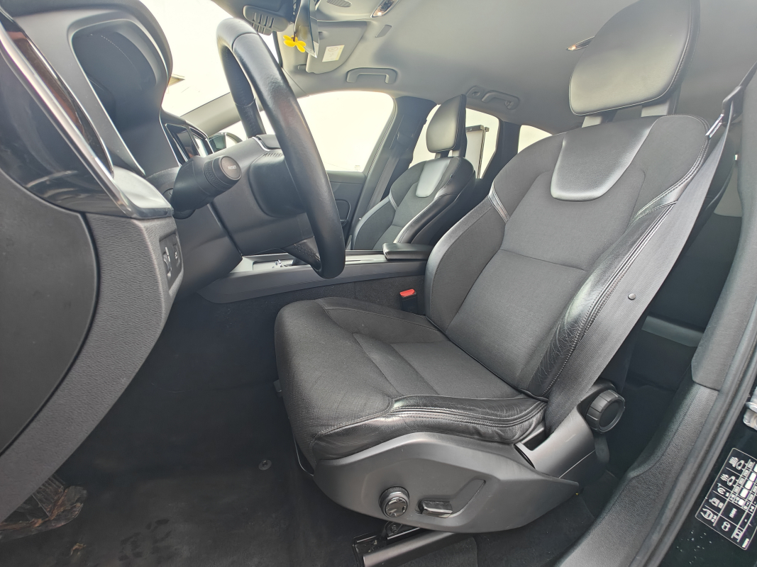 Volvo XC60 — 10