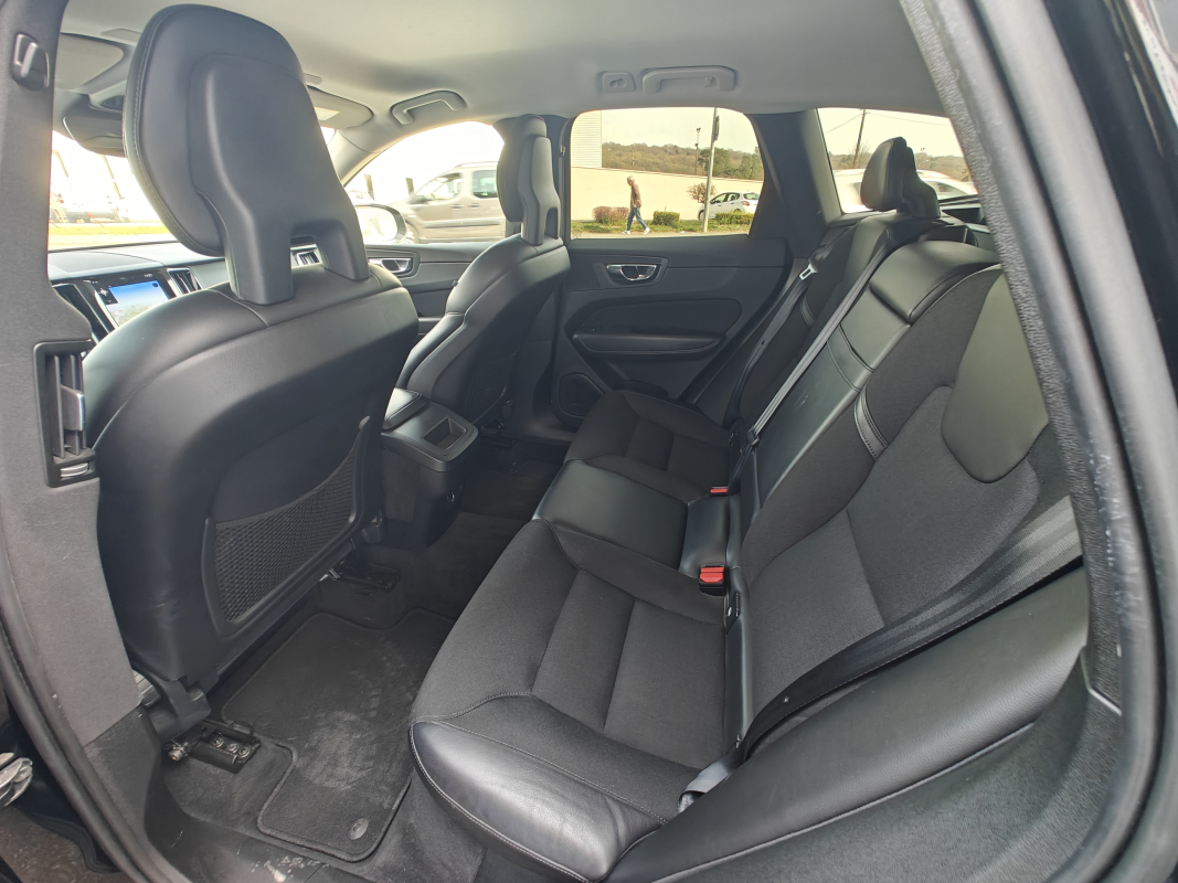Volvo XC60 — 12