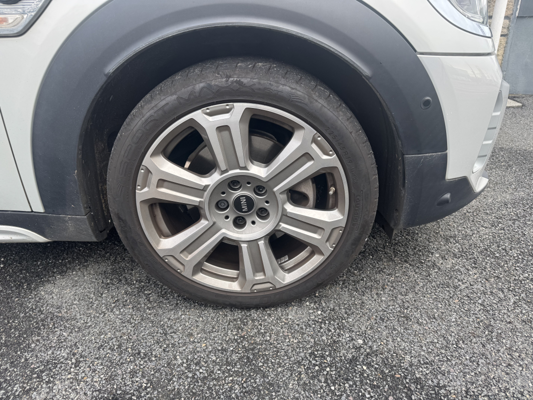 Mini Countryman — 18