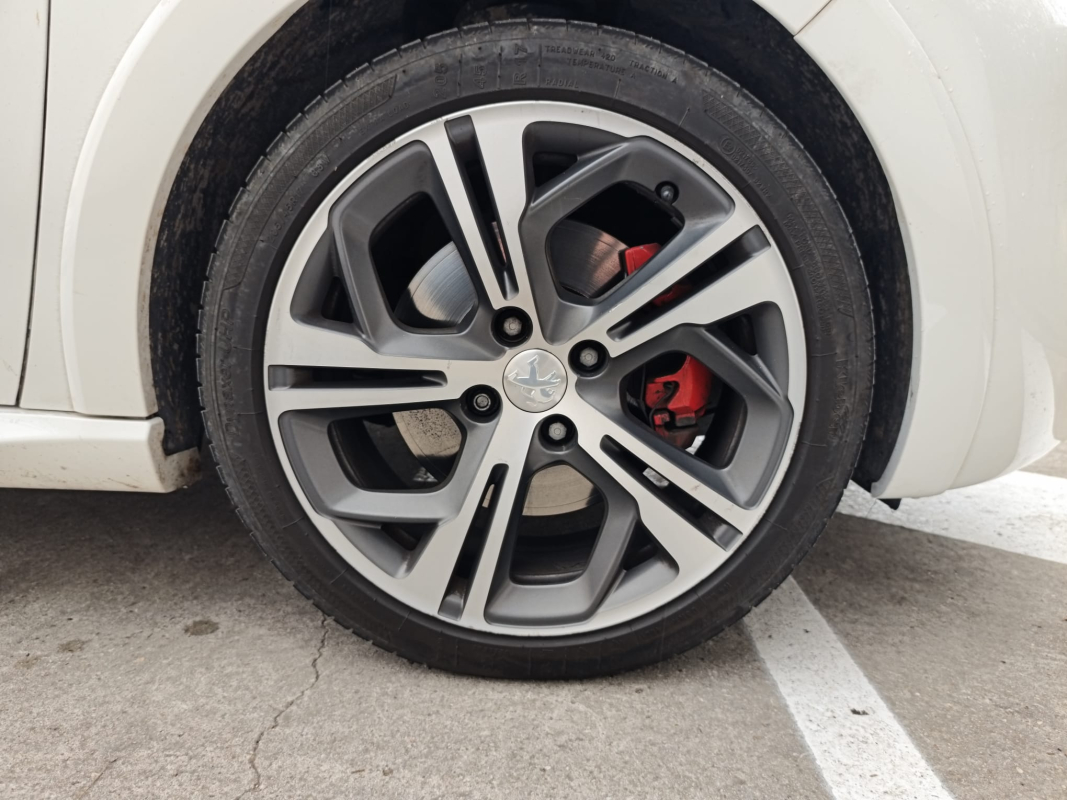 Peugeot 208 — 23