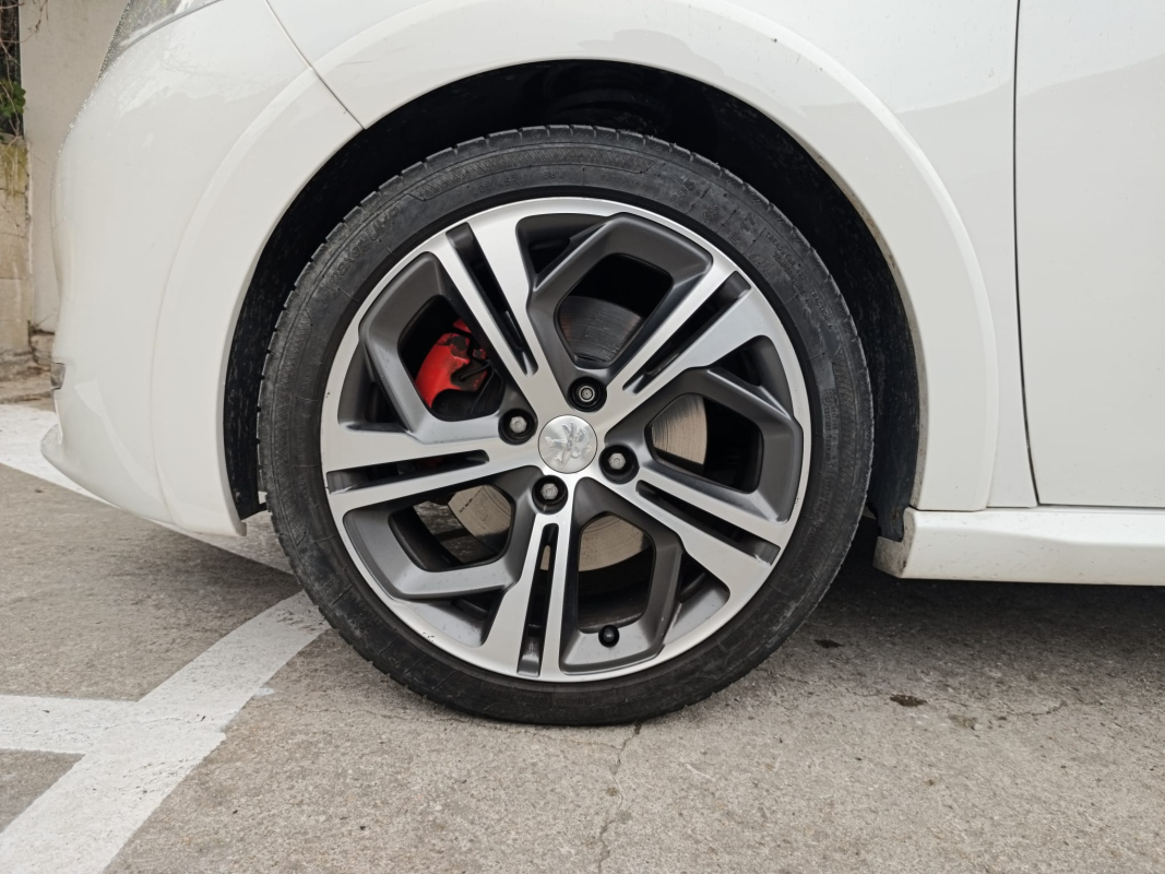 Peugeot 208 — 20