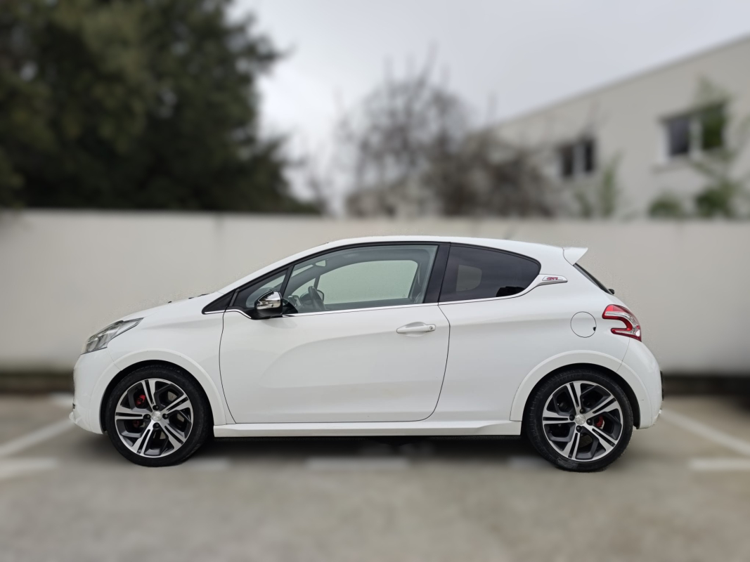 Peugeot 208 — 2