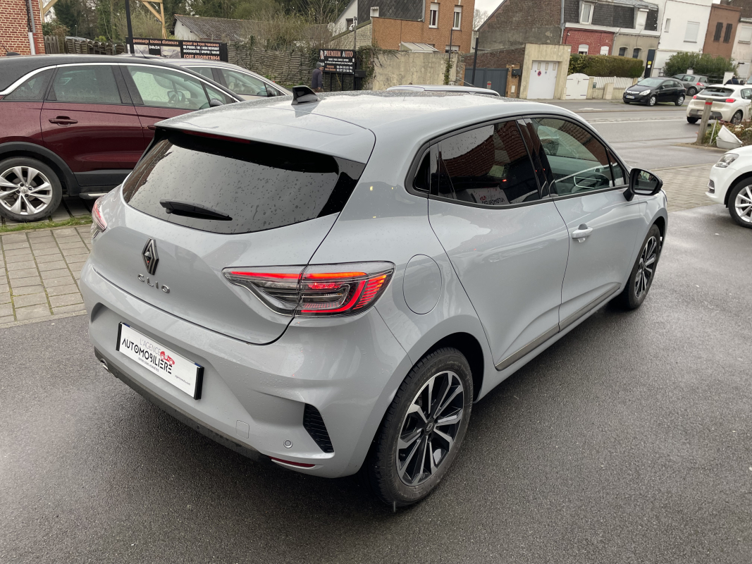 Renault Clio — 6