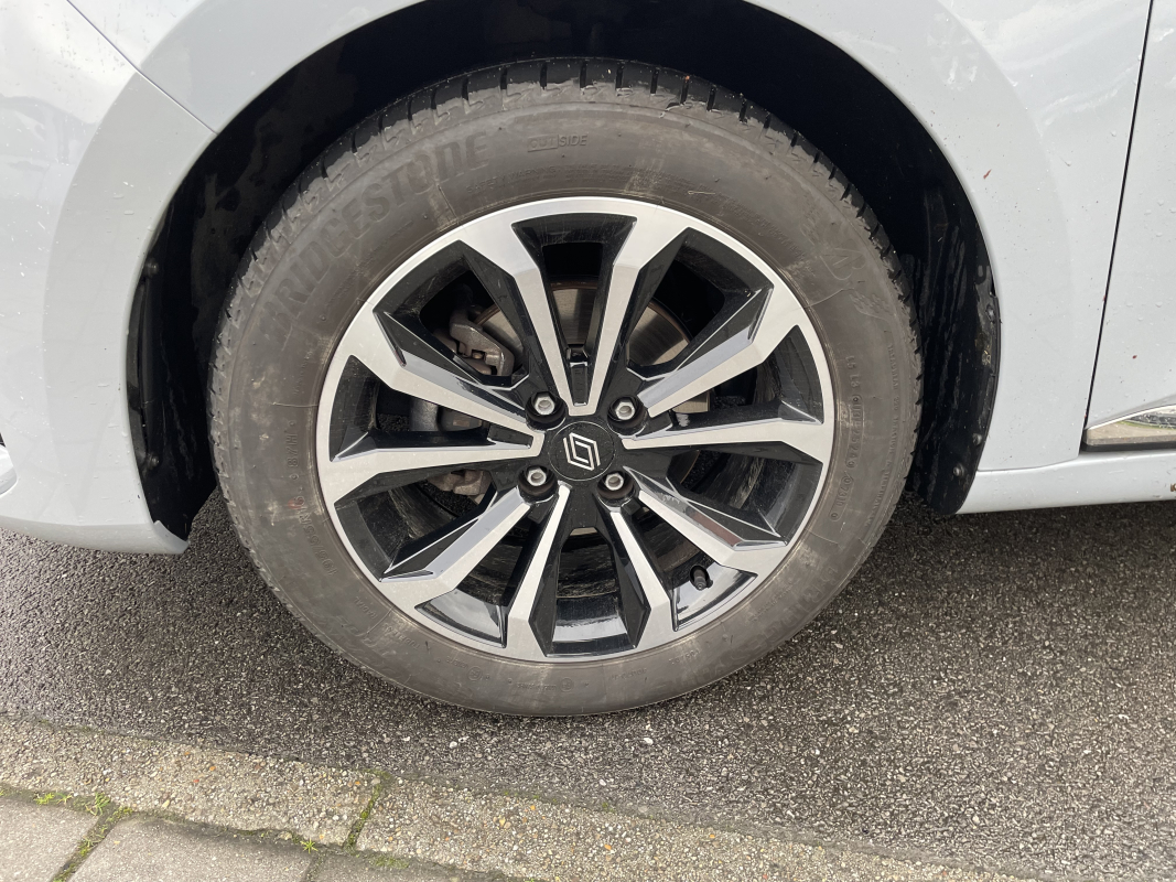 Renault Clio — 24