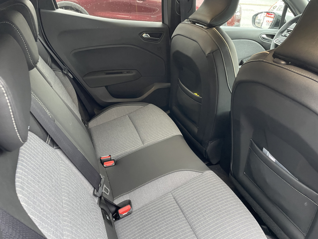 Renault Clio — 11