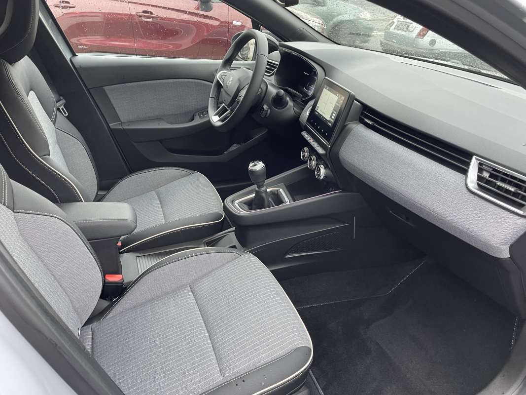 Renault Clio — 10