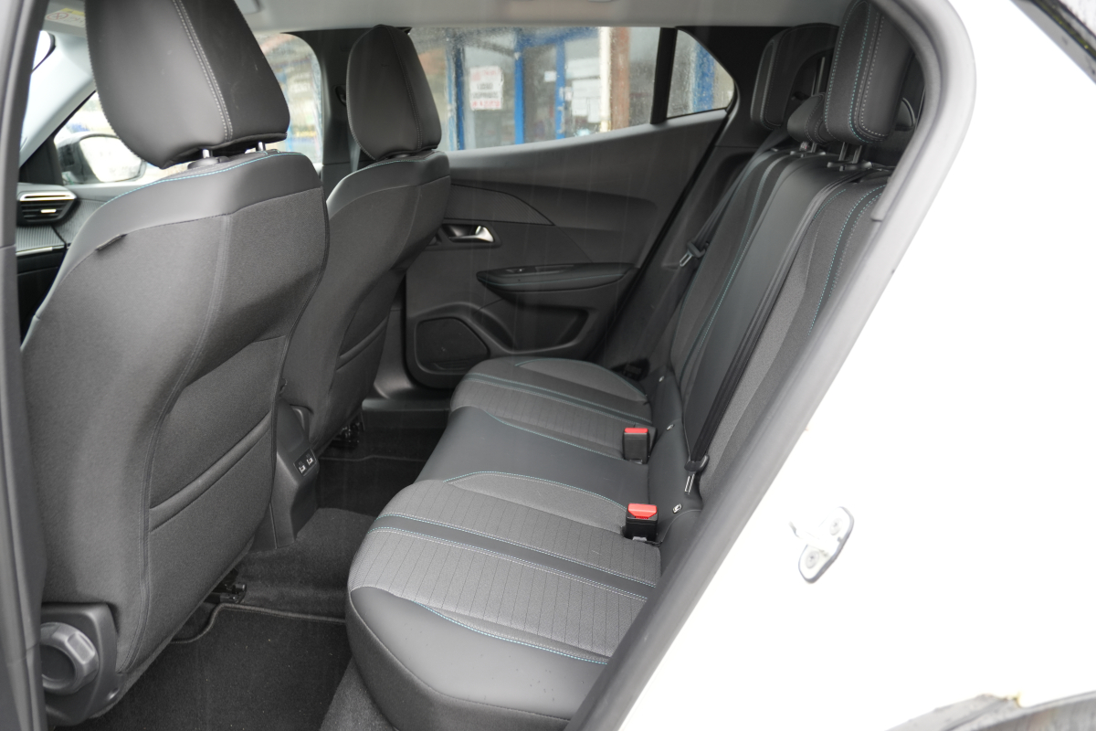 Peugeot 2008 — 37