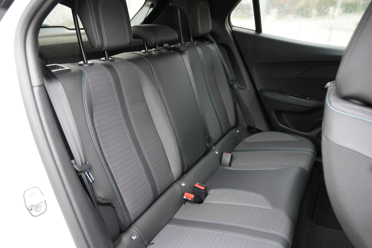 Peugeot 2008 — 27