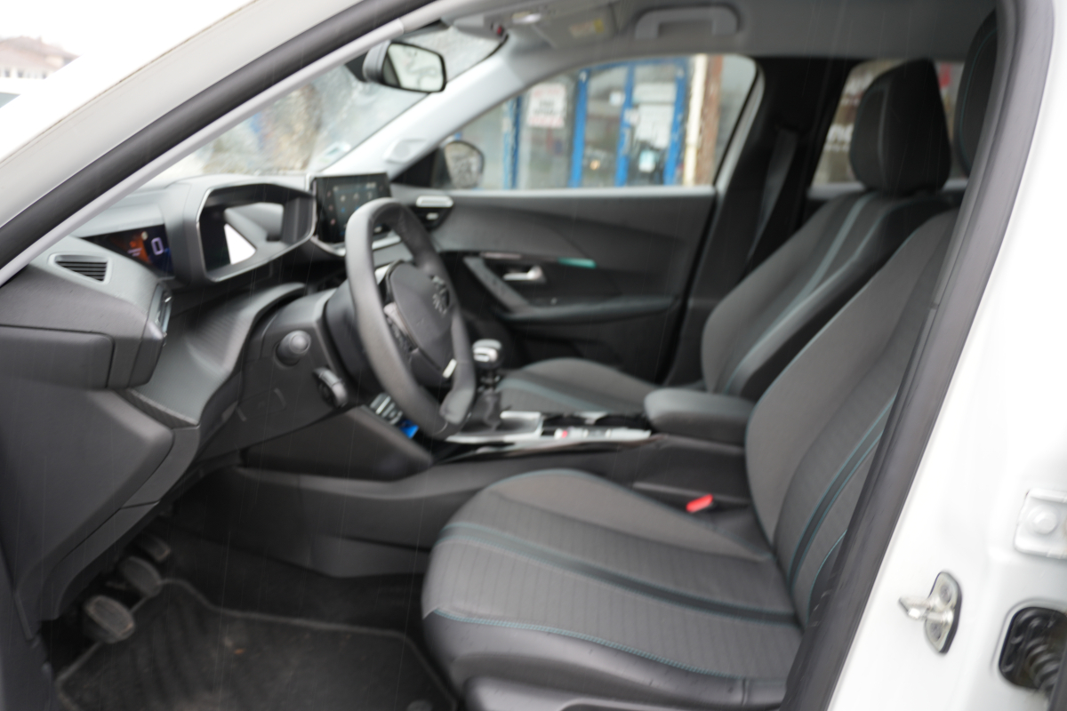 Peugeot 2008 — 32