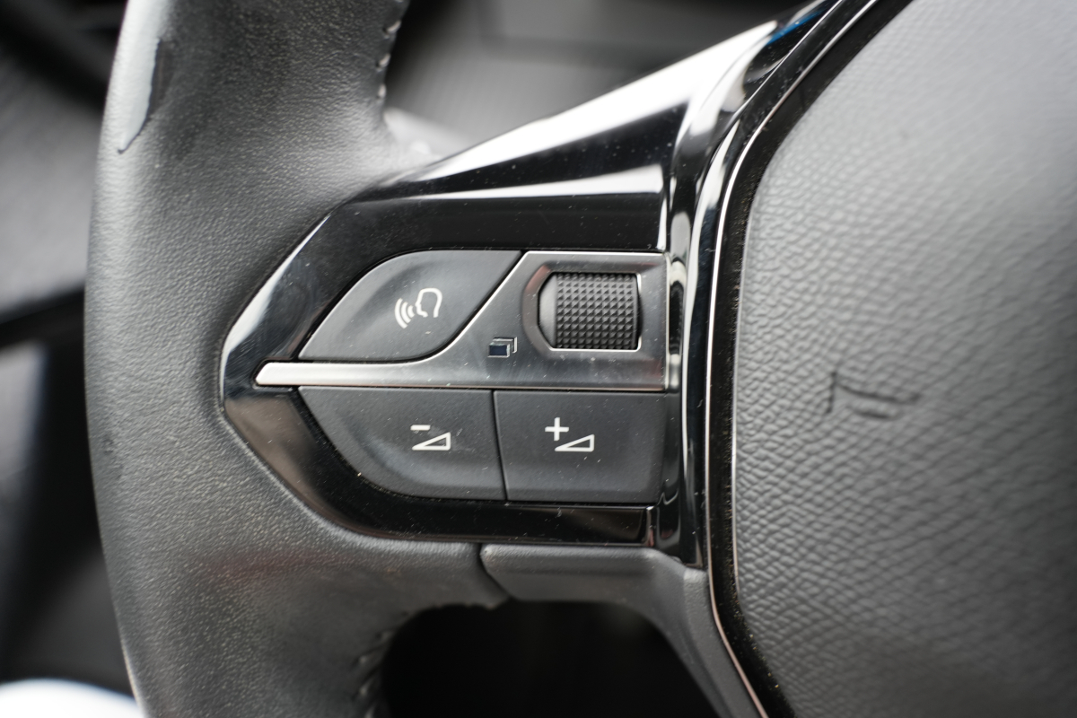 Peugeot 2008 — 16