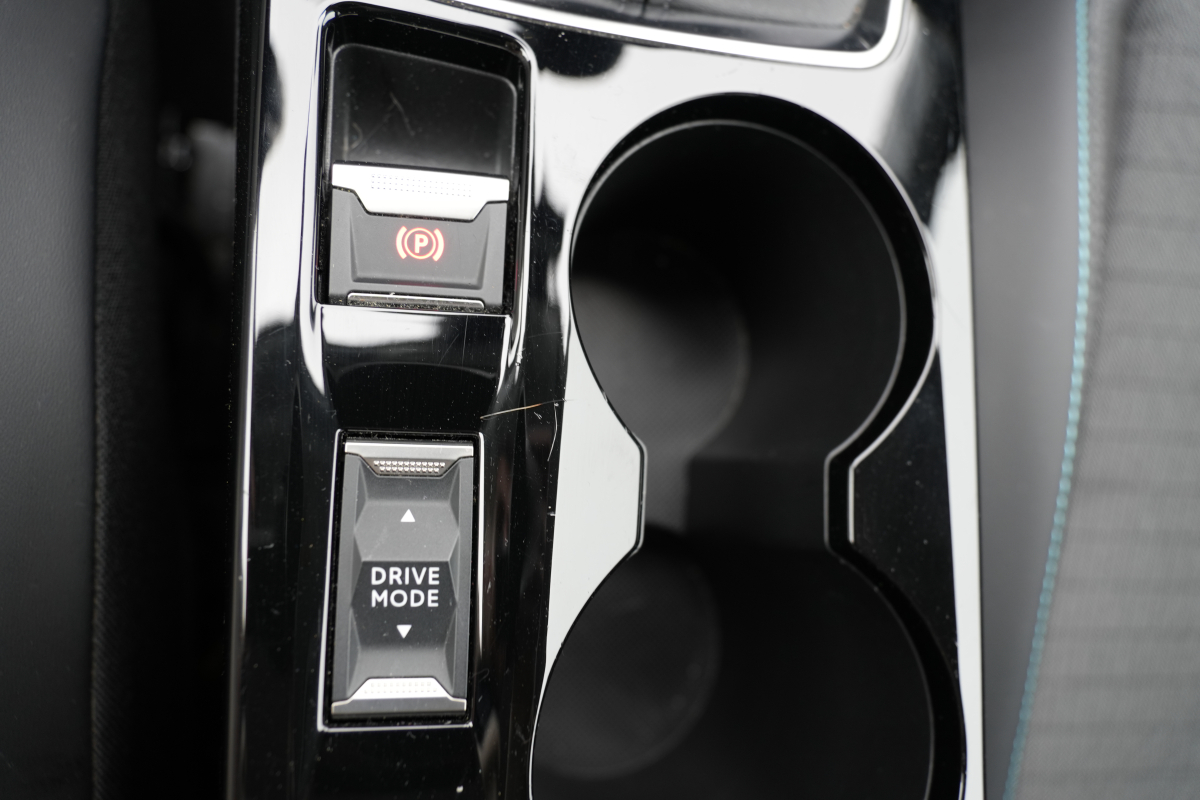 Peugeot 2008 — 24