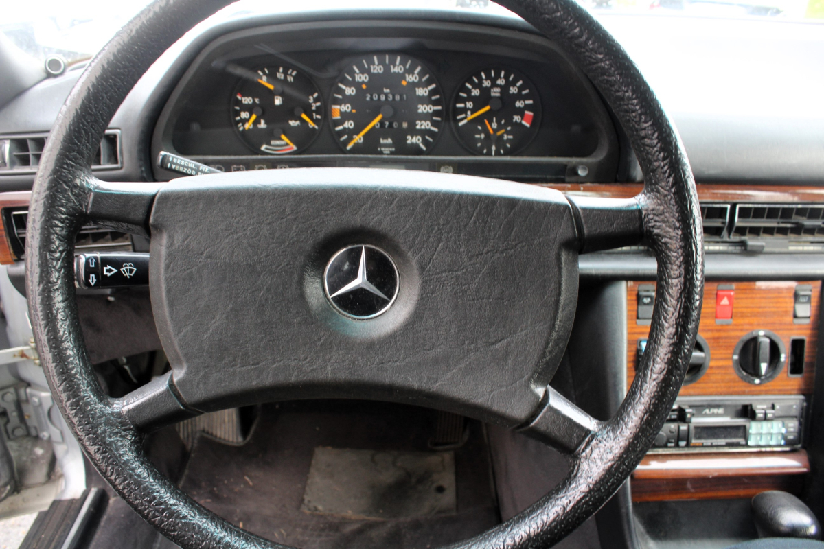 Mercedes 280 — 30