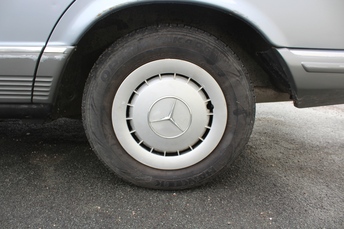 Mercedes 280 — 9