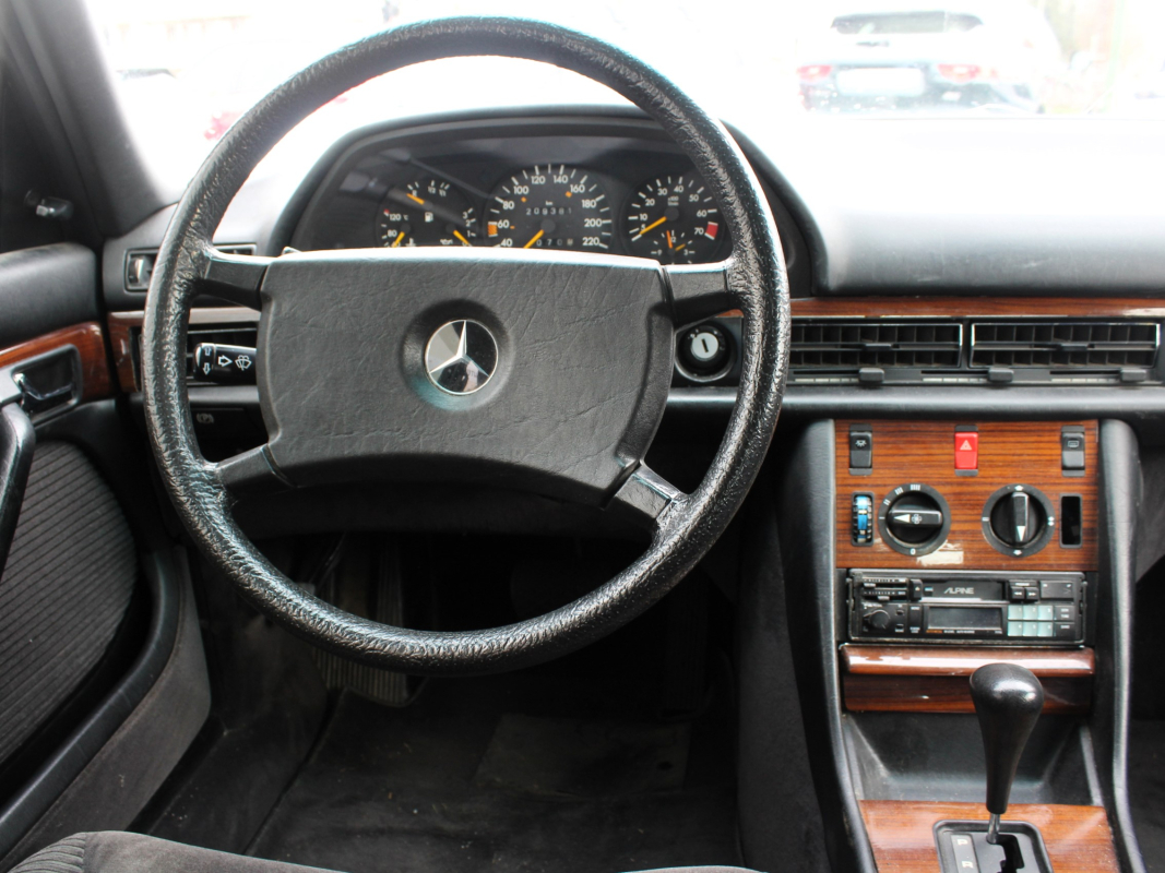 Mercedes 280 — 18