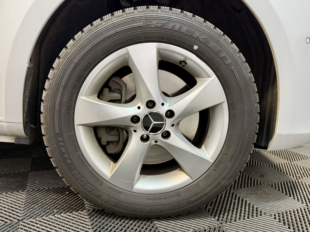 Mercedes Vito — 23
