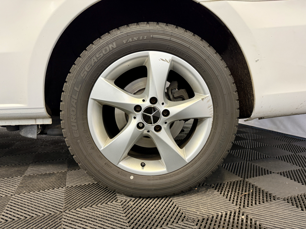 Mercedes Vito — 24