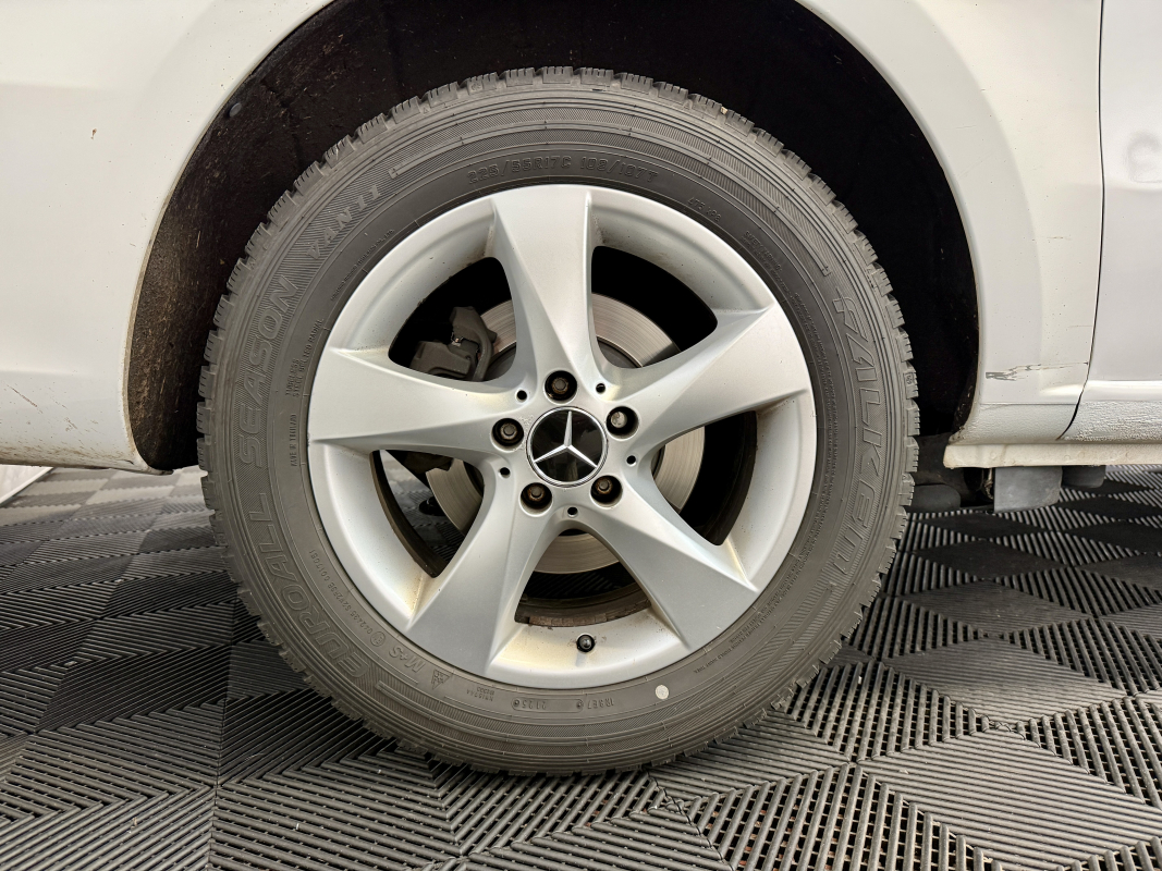 Mercedes Vito — 25