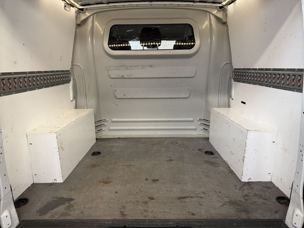 Mercedes Vito — 16