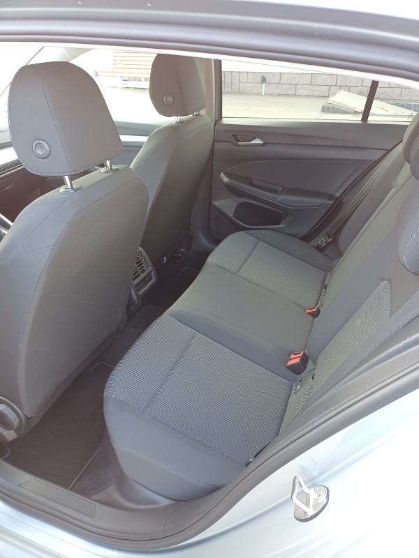Volkswagen Golf — 18