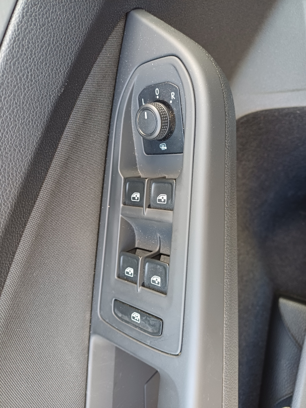 Volkswagen Golf — 17