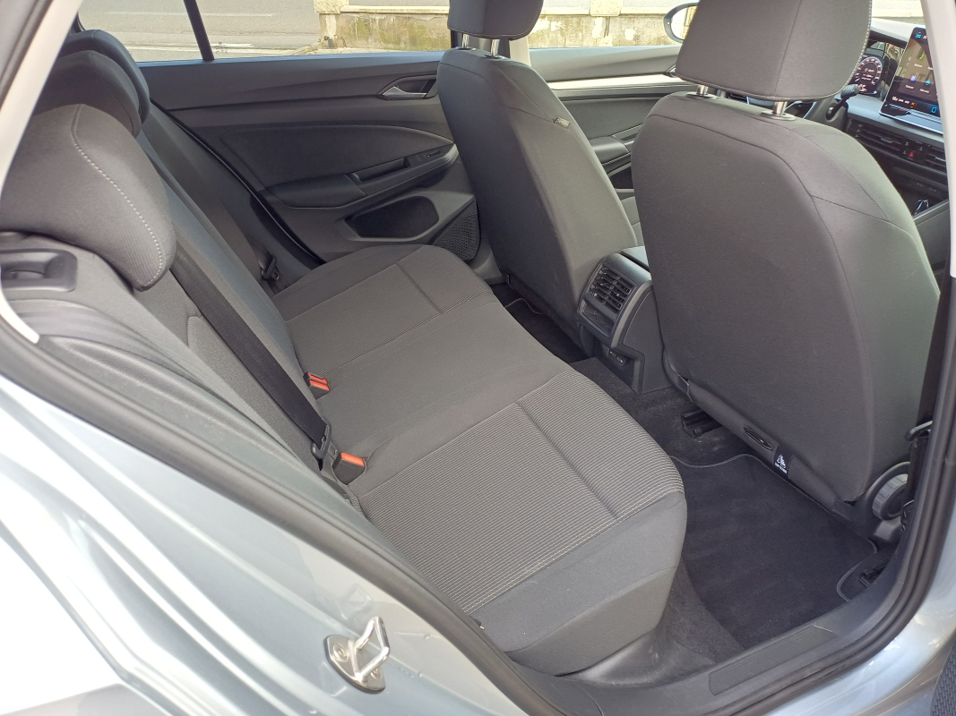 Volkswagen Golf — 19