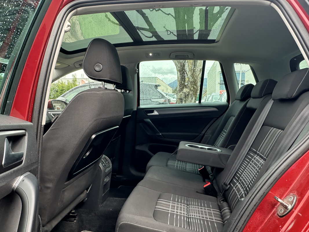 Volkswagen Golf Sportsvan — 11