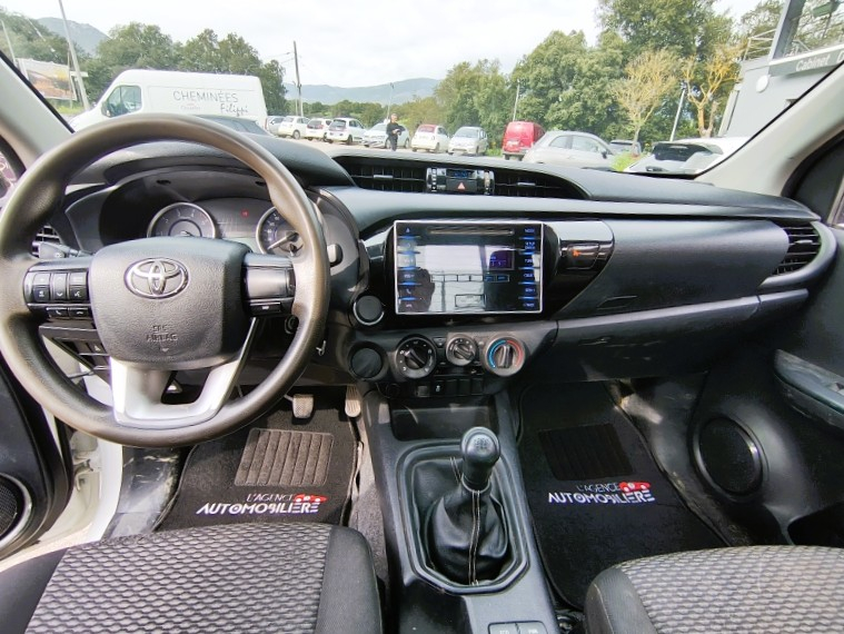 Toyota Hilux — 12