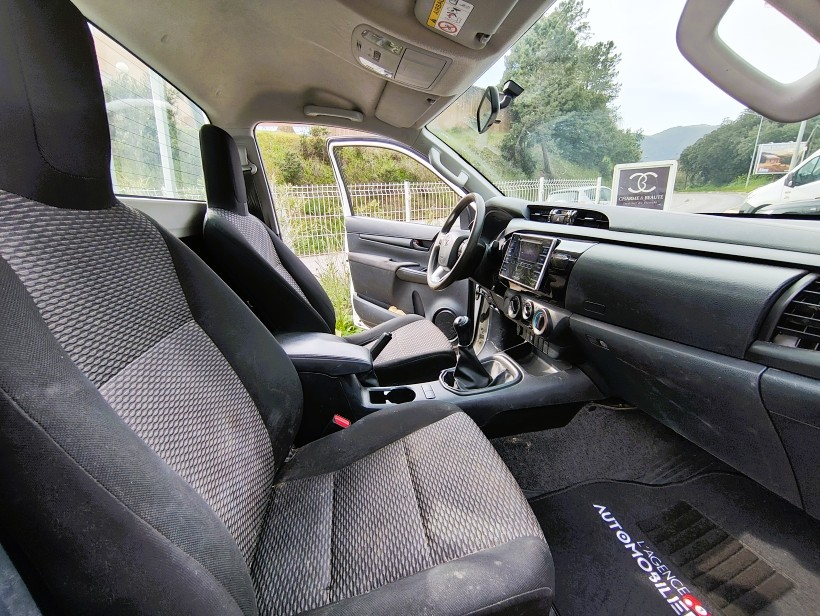 Toyota Hilux — 10