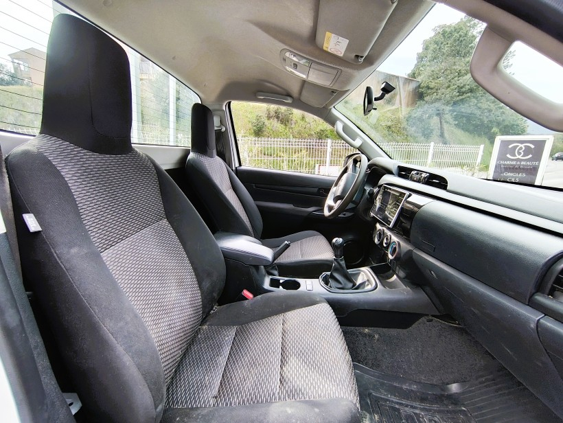 Toyota Hilux — 11