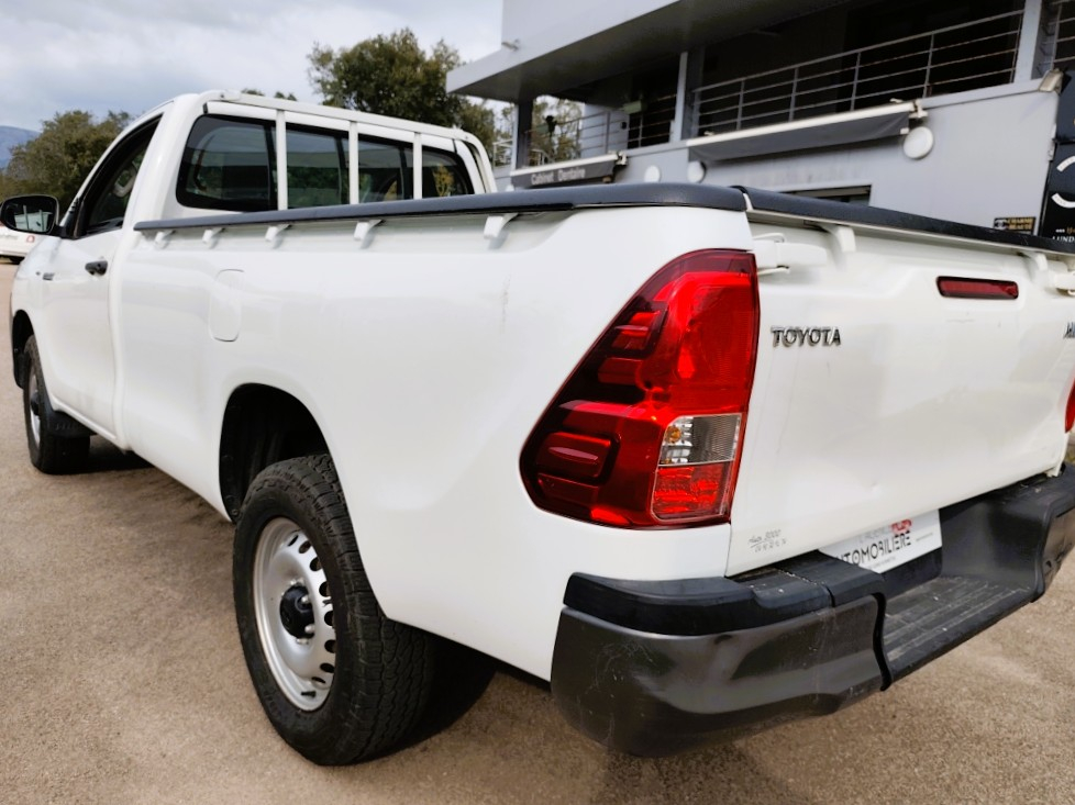 Toyota Hilux — 8